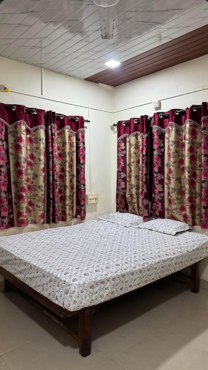 चैतन्य रिसॉर्ट — खोली